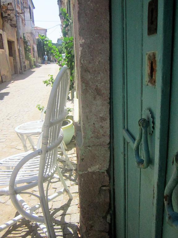 Ayvalik 1881 Pansiyon Bagian luar foto