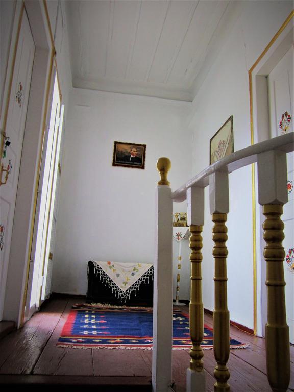 Ayvalik 1881 Pansiyon Bagian luar foto