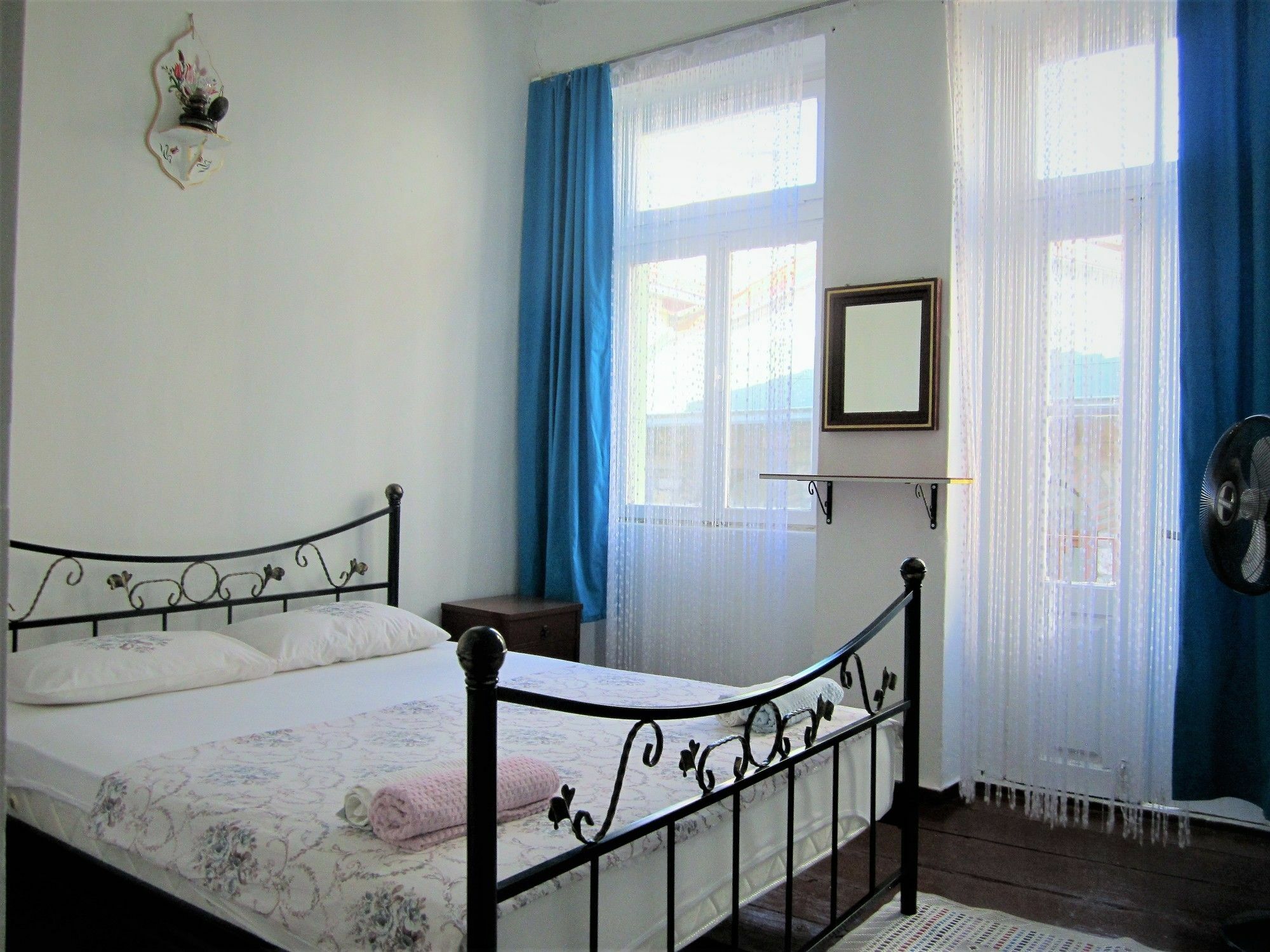 Ayvalik 1881 Pansiyon Bagian luar foto
